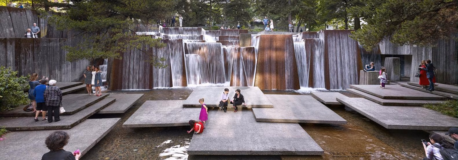 Lawrence Halprin, Ira Keller Forecourt Fountain
